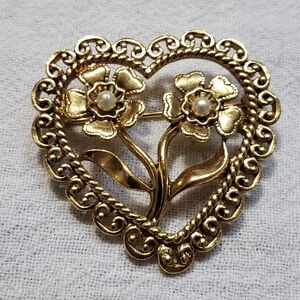 Vintage Goldtone Floral Heart Filigree Brooch